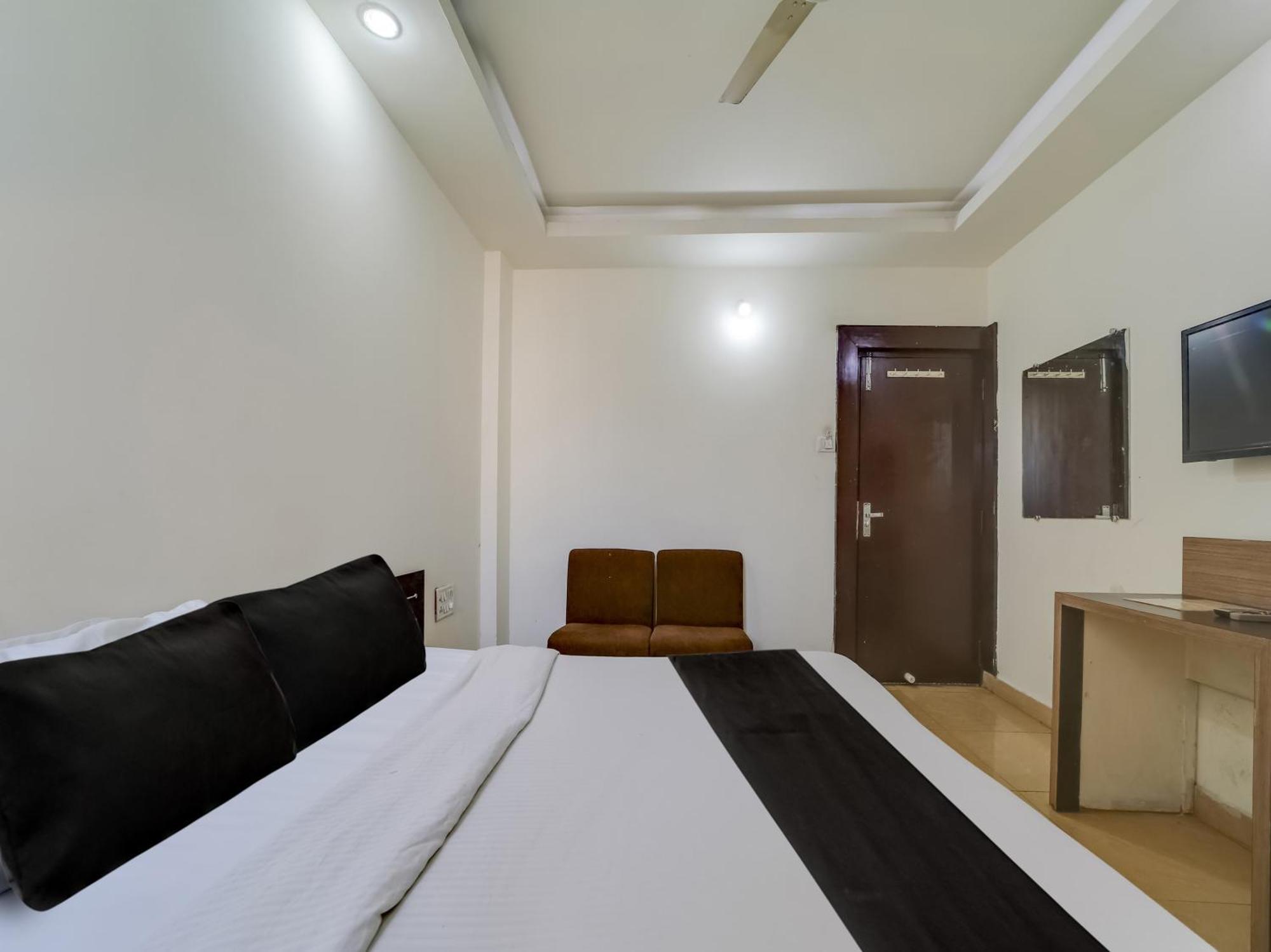 Super Hotel O The Surbhi Бхопал Экстерьер фото