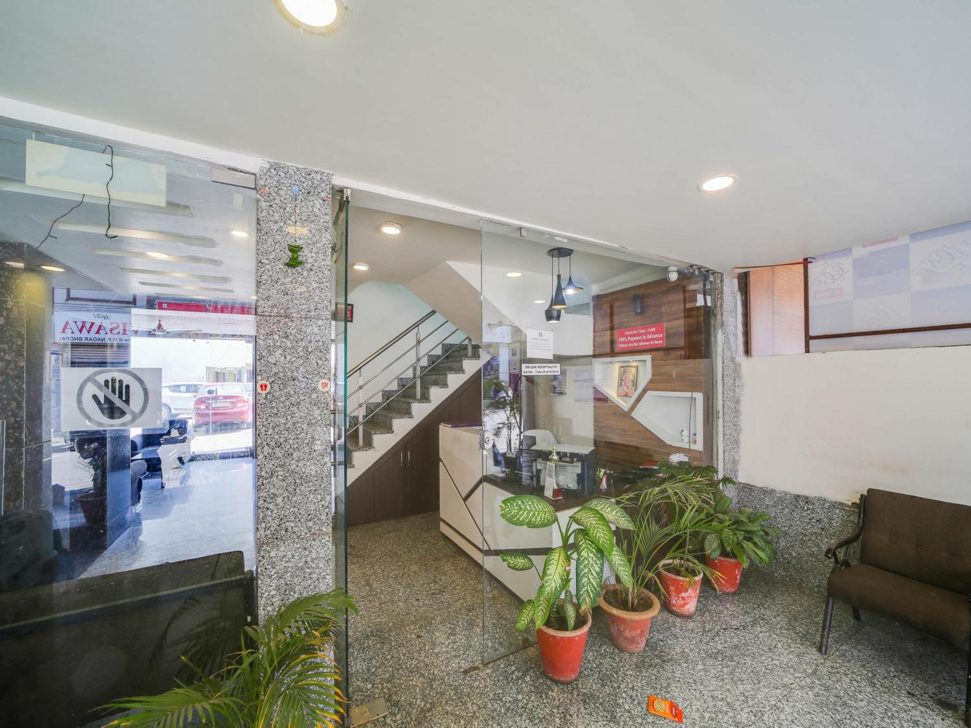 Super Hotel O The Surbhi Бхопал Экстерьер фото